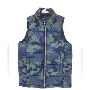 NWOT! GAP - KIDS Camo Puffer Vest, Size: XS Kids